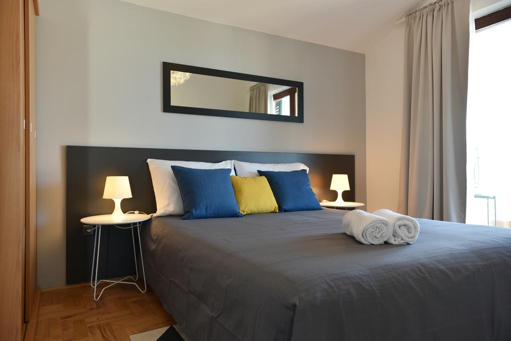Mediterraneo Garden Apartments เพทรอซาเน ภายนอก รูปภาพ