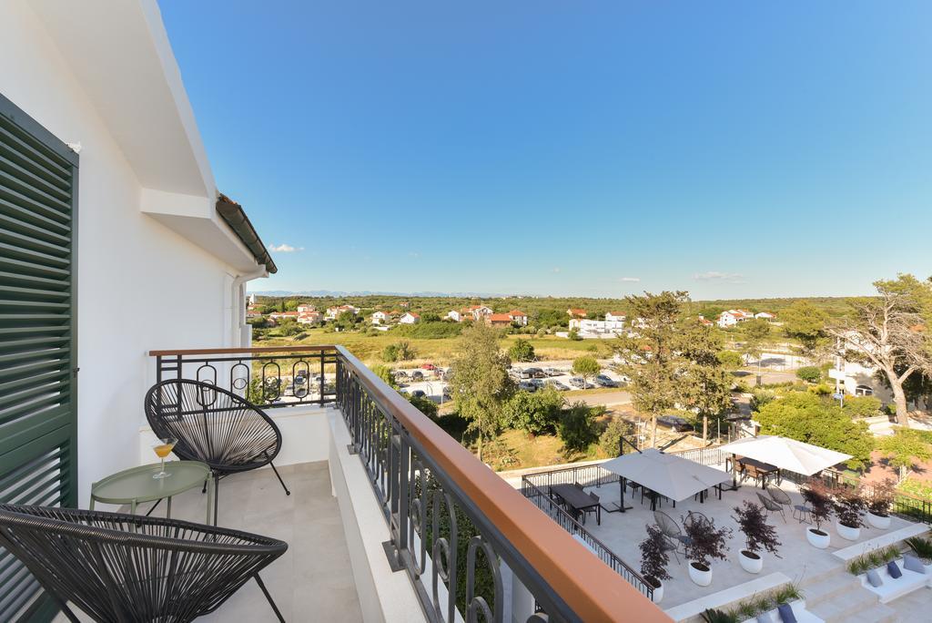 Mediterraneo Garden Apartments เพทรอซาเน ภายนอก รูปภาพ