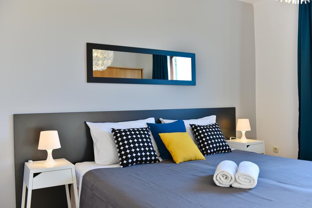 Mediterraneo Garden Apartments เพทรอซาเน ภายนอก รูปภาพ