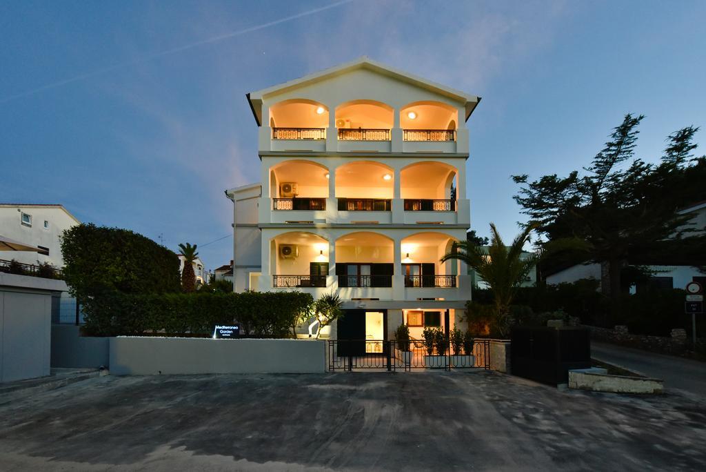 Mediterraneo Garden Apartments เพทรอซาเน ภายนอก รูปภาพ